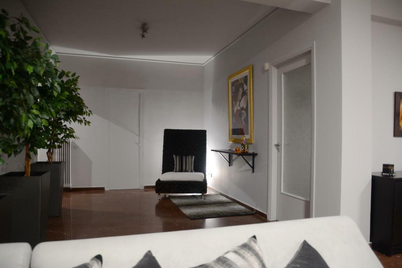 Modern & Classy Central Apartment Atene Esterno foto